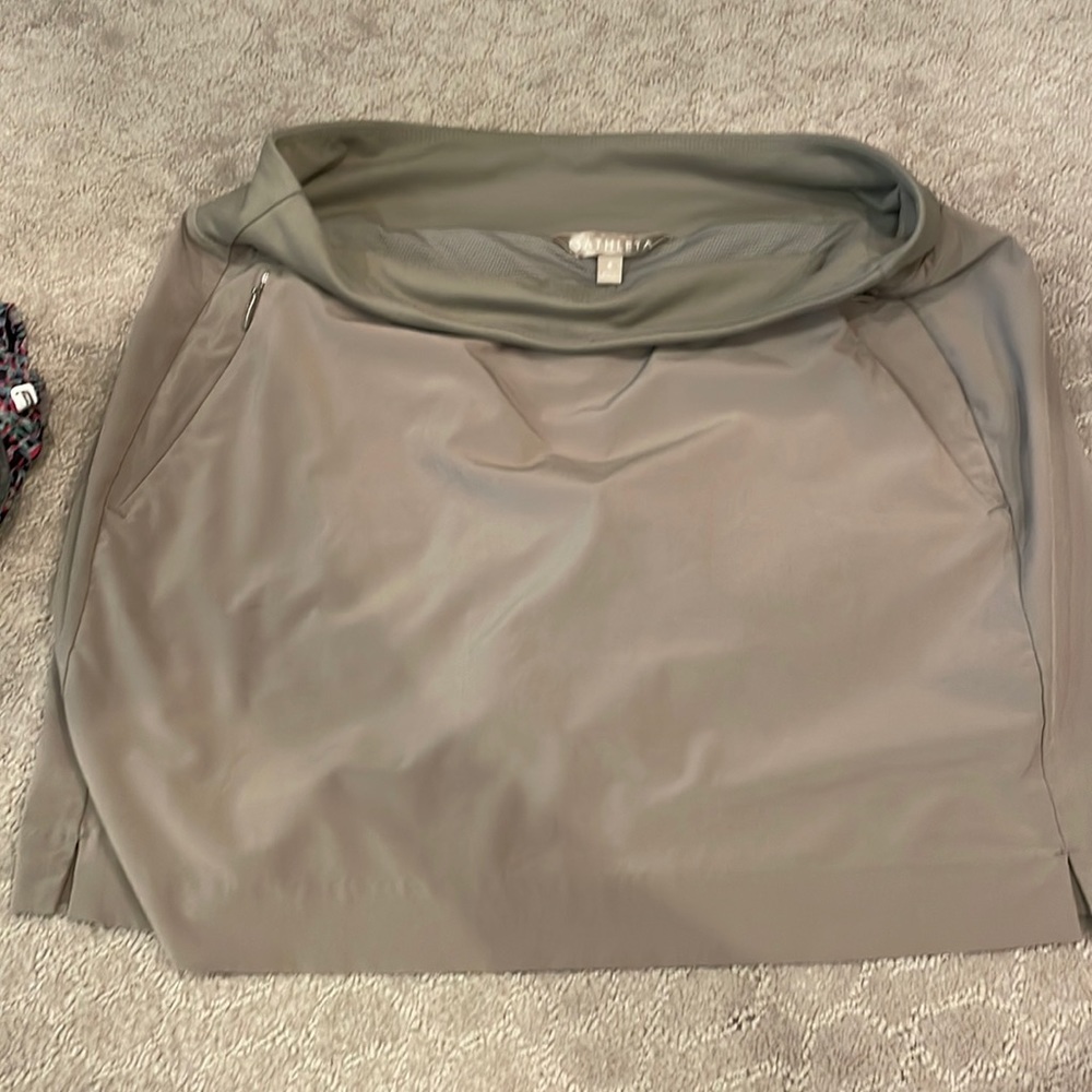 Athleta gray skort with zipper pockets Size 8